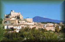 Le village du Barroux et le  Mont Ventoux